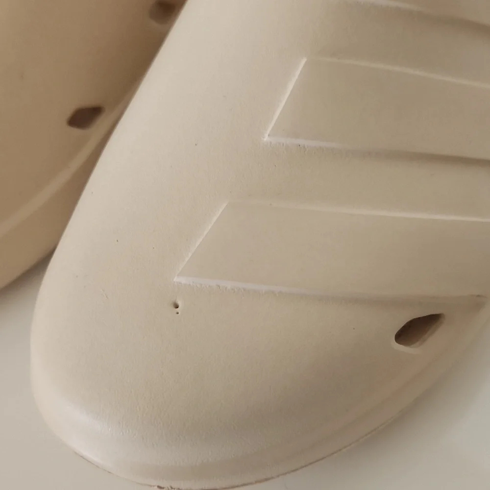 New Adidas Youth Adicane Clogs Slide Sandals Beige Mules Slip On Size 6 NWT Nude